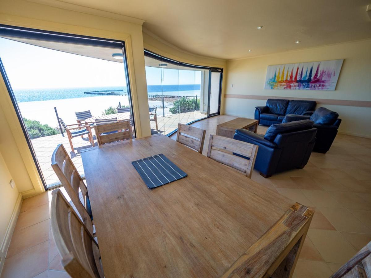 Cliff House Beachfront Villas 문타 외부 사진