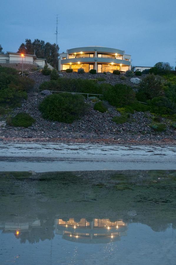 Cliff House Beachfront Villas 문타 외부 사진